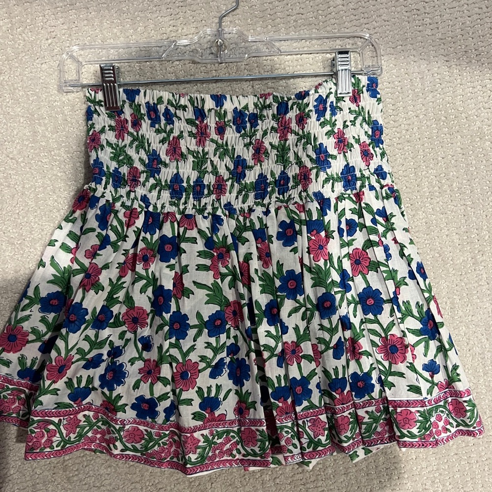 NEVER WORN SKIRT (still has tag!!!)